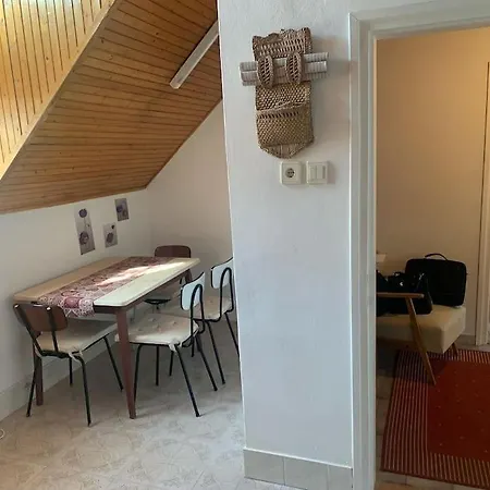Revans Teázó Apartman- Belváros Apartamento Pápa